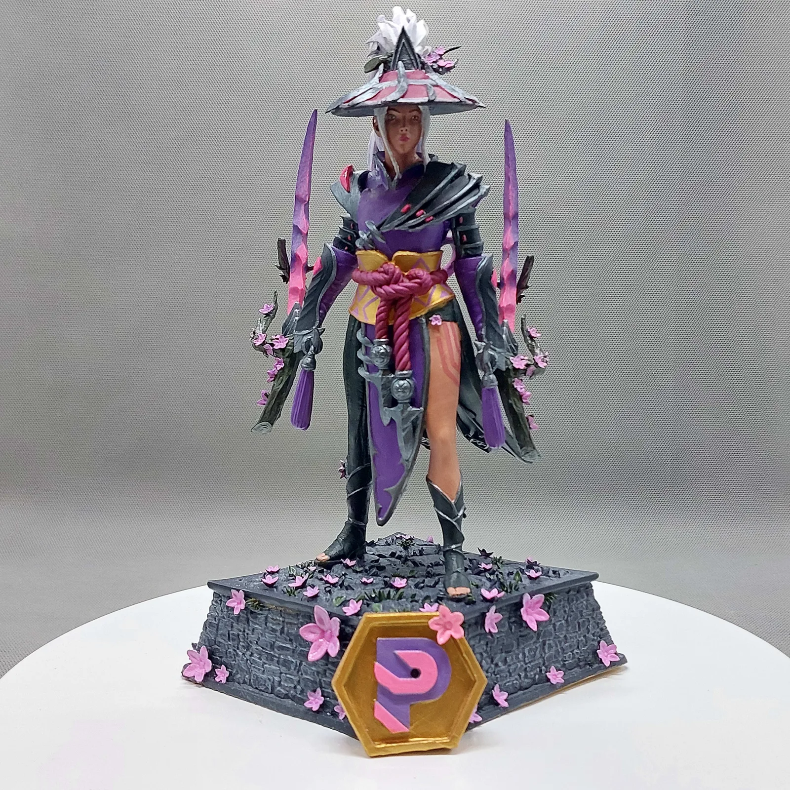 Anti‑Mage – Sakura Flux Persona Collectible Figure | فیگور اکشن هیرو Anti‑Mage (پرسونا ساکورا فلوی)